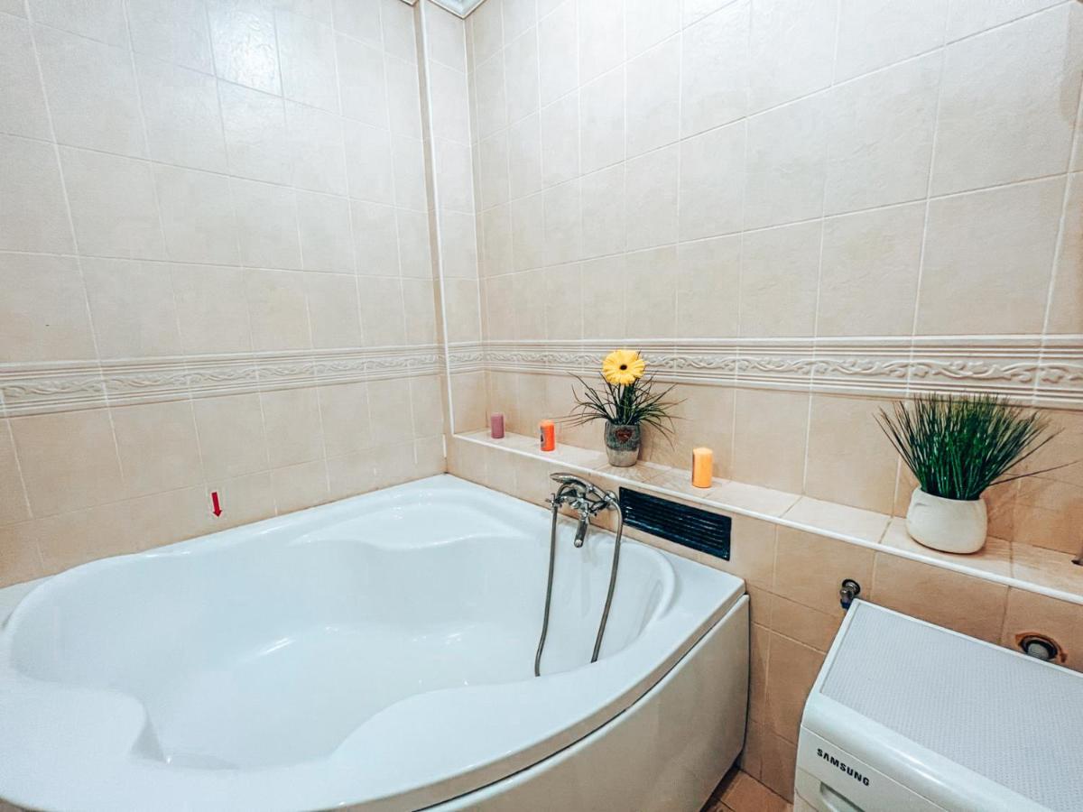 Apartment On Fedorova Kiev Luaran gambar